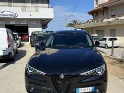 Usata 2018 Alfa Romeo Stelvio Lusso SUV | 28.000 € (Molto cara)