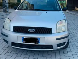 Usata 2004 Ford Fusion Monovolume | 1500 € (Buon prezzo)