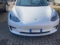 Bianco Usata 2023 Tesla Model 3 Standard Range Tre volumi | 35.500 € (Cara)