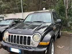 Nero Usata 2006 Jeep Cherokee SUV | 6000 €