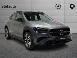 Grigio Nuova 2025 Mercedes GLA200 Advanced SUV | 39.900 € (Super prezzo)