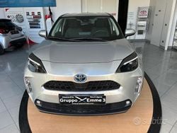 Grigio Usata 2024 Toyota Yaris Cross Business Edition SUV | 24.300 € (Ottimo prezzo)