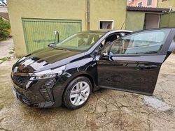 Nuova 2025 Renault Clio V Evolution Tre volumi | 18.300 € (Cara)