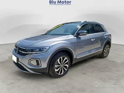 Pyrit silver metallizzato nero Usata 2023 VW T-Roc Style SUV | 23.900 € (Buon prezzo)