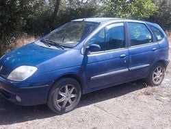 Usata 2001 Renault Scénic Monovolume | 200 € (Buon prezzo)