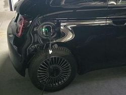 Nero Usata 2021 Fiat 500e Due volumi | 13.500 €