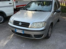 Grigio Usata 2004 Fiat Punto Due volumi | 1100 € (Buon prezzo)