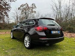 Nero Usata 2014 Opel Astra Station wagon | 4999 € (Buon prezzo)