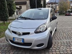 Grigio Usata 2009 Toyota Aygo Due volumi | 3400 € (Ottimo prezzo)