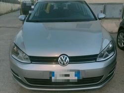 Argento Usata 2015 VW Golf VII Comfortline Tre volumi | 7700 € (Buon prezzo)