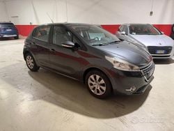 Grigio Usata 2015 Peugeot 208 Allure Due volumi | 6500 € (Buon prezzo)