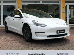 Bianco Usata 2021 Tesla Model 3 Long Range Tre volumi | 28.500 € (Buon prezzo)