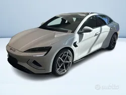 Bianco Nuova 2025 BYD Seal Design Tre volumi | 37.200 €