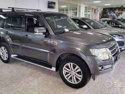 Grigio Usata 2015 Mitsubishi Pajero Intense SUV | 24.900 €