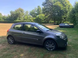 Grigio Usata 2011 Renault Clio III Dynamique Tre volumi | 3200 €