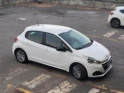 Usata 2017 Peugeot 208 Due volumi | 8200 € (Buon prezzo)