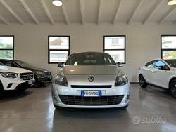 Grigio Usata 2011 Renault Scénic III Luxe Monovolume | 5900 € (Buon prezzo)