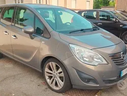 Grigio Usata 2010 Opel Meriva Monovolume | 4500 € (Buon prezzo)