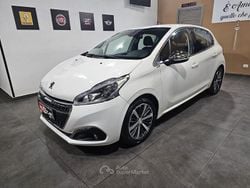 Bianco Usata 2016 Peugeot 208 Allure Due volumi | 5800 € (Buon prezzo)