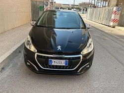 Nero Usata 2018 Peugeot 208 Allure Due volumi | 8799 € (Buon prezzo)