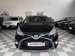 Nero Usata 2015 Toyota Yaris Hybrid Style Tre volumi | 8950 € (Buon prezzo)