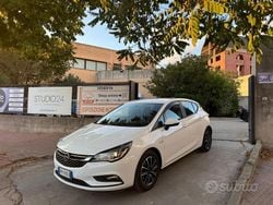 Bianco Usata 2017 Opel Astra Tre volumi | 8980 € (Buon prezzo)