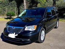 Nero Usata 2012 Lancia Voyager Monovolume | 15.900 € (Molto cara)