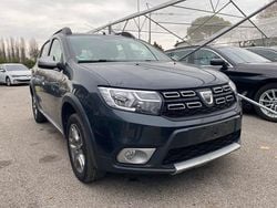 Grigio scuro Usata 2020 Dacia Sandero Comfort | 10.950 € (Buon prezzo)