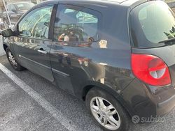 Nero Usata 2005 Renault Clio II Dynamique Due volumi | 1400 € (Cara)