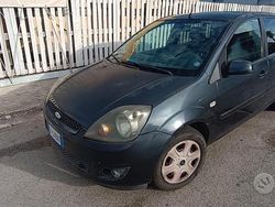 Usata 2008 Ford Fiesta Due volumi | 600 € (Super prezzo)