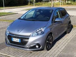 Grigio Usata 2020 Peugeot 208 Signature Sky Due volumi | 7600 € (Super prezzo)