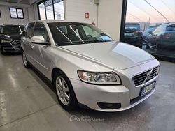 Argento Usata 2009 Volvo V50 R-Design Station wagon | 3900 € (Cara)