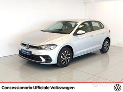 Reflex silver Usata 2024 VW Polo Life Tre volumi | 18.800 € (Buon prezzo)