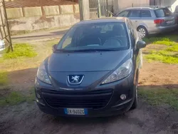 Grigio Usata 2011 Peugeot 207 Tre volumi | 3300 € (Buon prezzo)