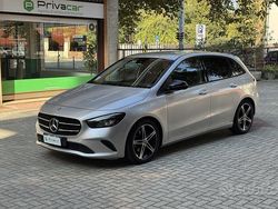 Grigio Usata 2022 Mercedes B180 Monovolume | 23.000 € (Super prezzo)