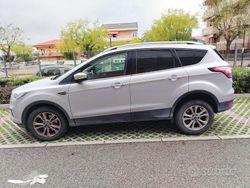 Grigio Usata 2018 Ford Kuga SUV | 15.500 €