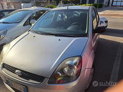Grigio Usata 2006 Ford Fiesta Due volumi | 1500 € (Cara)