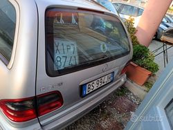 Grigio Usata 2001 Mercedes E320 Avantgarde Station wagon | 2500 €