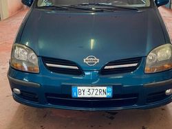 Blu Usata 2002 Nissan Almera Tino Monovolume | 500 €