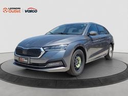 Grigio graphite metallizzato Usata 2024 Skoda Octavia Executive Station wagon | 25.000 € (Ottimo prezzo)