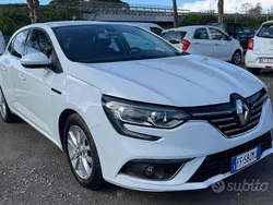 Usata 2016 Renault Mégane III Tre volumi | 10.990 € (Buon prezzo)