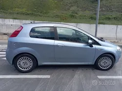 Usata 2007 Fiat Grande Punto Due volumi | 2800 € (Buon prezzo)
