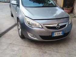 Usata 2010 Opel Astra Due volumi | 1500 € (Super prezzo)