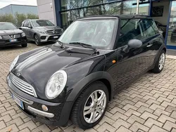 Nero Usata 2004 Mini ONE Due volumi | 2900 € (Molto cara)