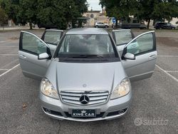 Grigio Usata 2011 Mercedes A180 Avantgarde Tre volumi | 2900 € (Cara)