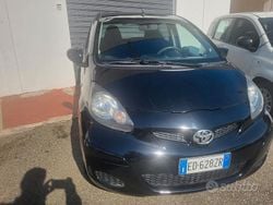Nero Usata 2010 Toyota Aygo Due volumi | 3900 € (Buon prezzo)
