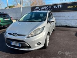 Grigio Usata 2009 Ford Fiesta Titanium Tre volumi | 3399 € (Ottimo prezzo)