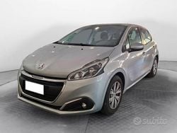 Grigio Usata 2017 Peugeot 208 Active Due volumi | 8900 € (Buon prezzo)