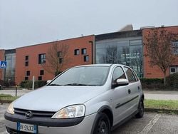 Grigio Usata 2001 Opel Corsa Comfort Tre volumi | 500 € (Ottimo prezzo)