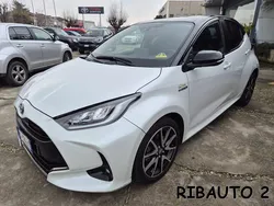 Bianco(met.) Usata 2020 Toyota Yaris Style Tre volumi | 21.400 € (Buon prezzo)